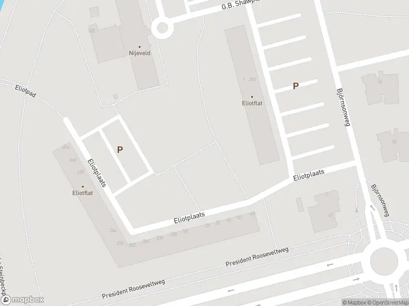 Ambulance met grote spoed naar de Eliotplaats in Rotterdam