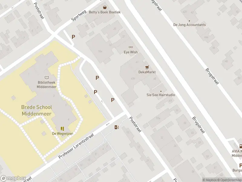 Ambulance met gepaste spoed naar de Poststraat in Middenmeer