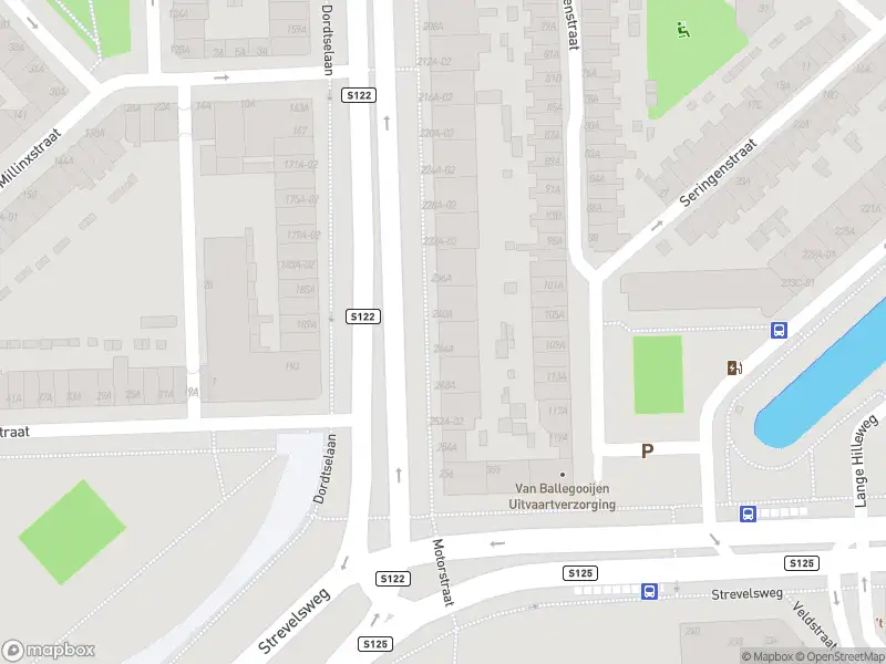 Ambulance met gepaste spoed naar de Dordtselaan in Rotterdam