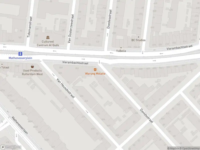 Ambulance met grote spoed naar de Davidsstraat in Rotterdam