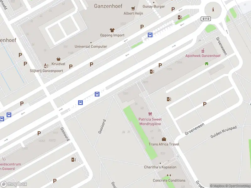 Ambulance met gepaste spoed naar de Bijlmerdreef in Amsterdam