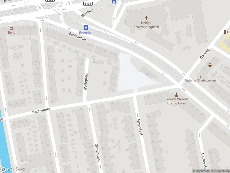 Ambulance met grote spoed naar de Bongert in Rotterdam