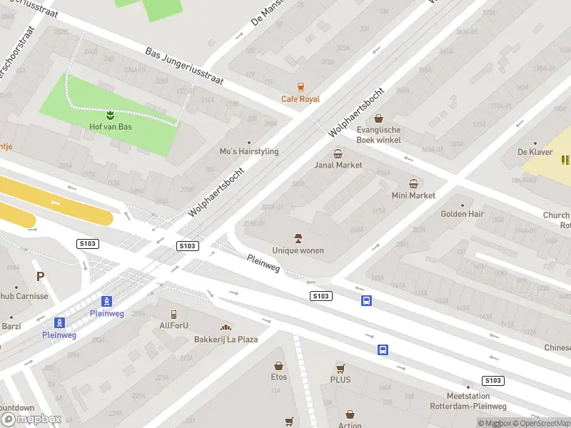 Ambulance met gepaste spoed naar de Wolphaertsbocht in Rotterdam