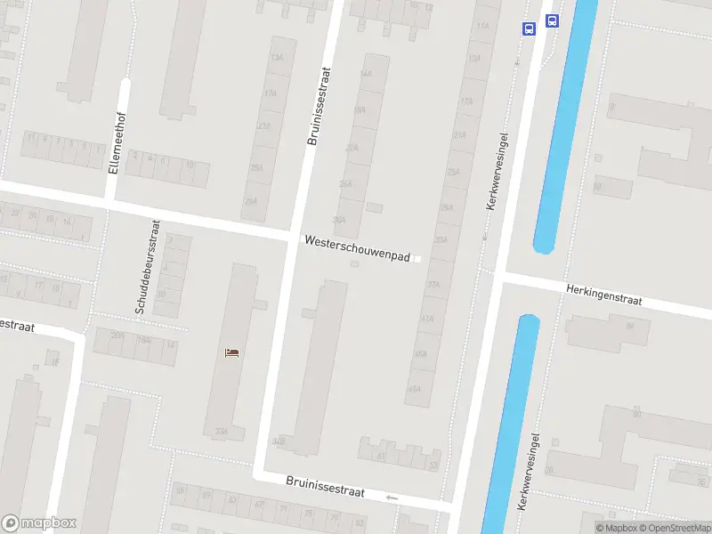 Ambulance met grote spoed naar de Bruinissestraat in Rotterdam