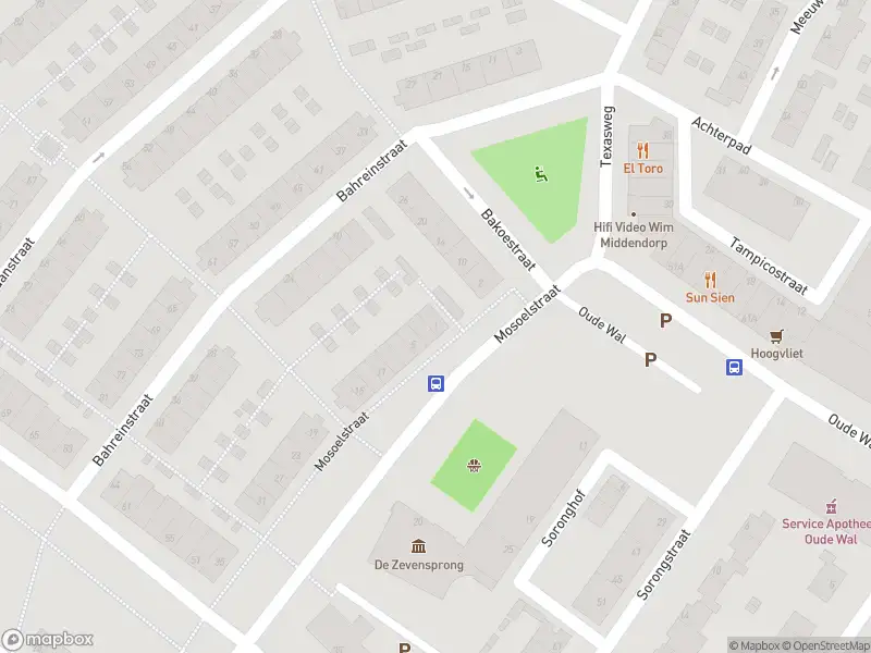 Ambulance met grote spoed naar de Mosoelstraat in Hoogvliet Rotterdam