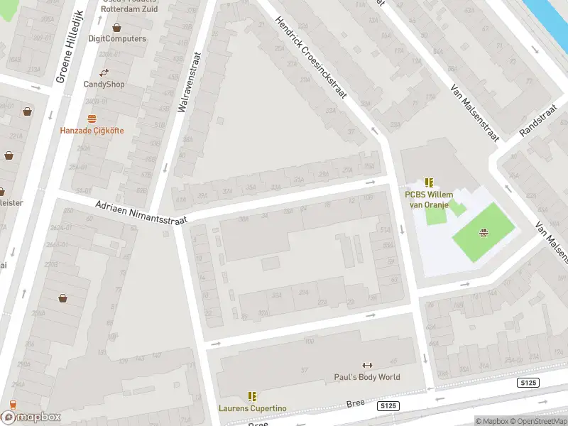 Ambulance met grote spoed naar de Adriaen Nimantsstraat in Rotterdam