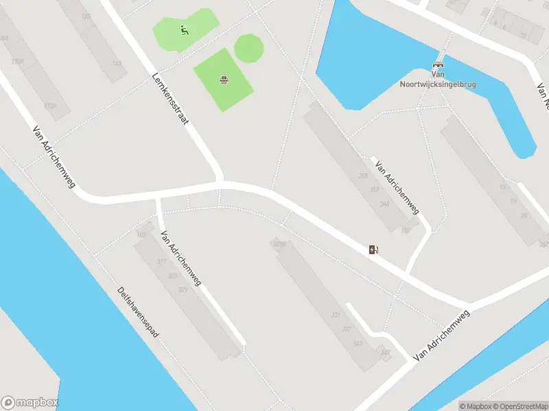 Ambulance met gepaste spoed naar de Van Adrichemweg in Rotterdam