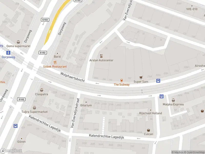 Ambulance met gepaste spoed naar de Van Eversdijckstraat in Rotterdam