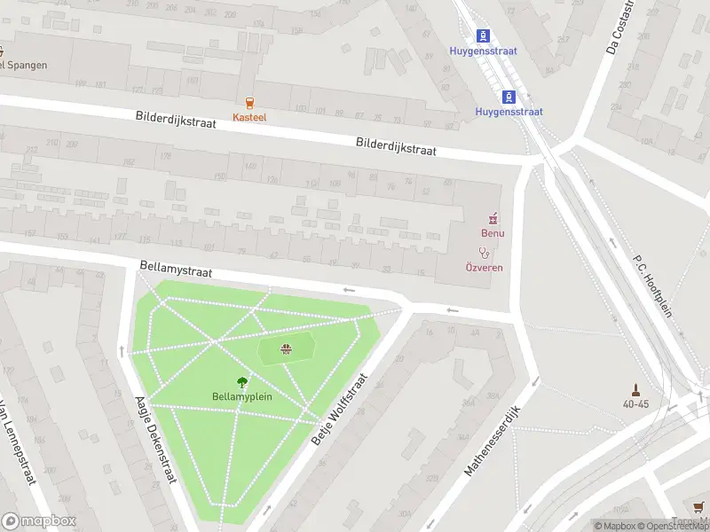 Ambulance met grote spoed naar de Bellamystraat in Rotterdam