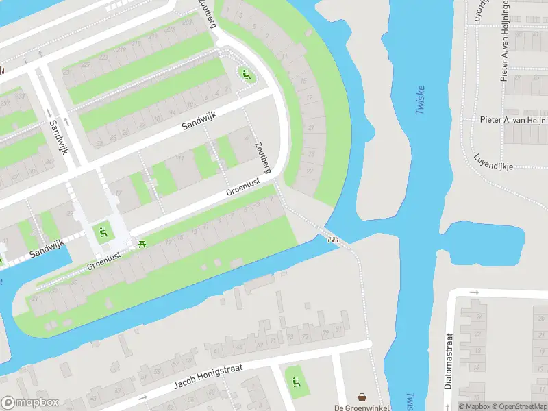 Ambulance met grote spoed naar de Groenlust in Amsterdam