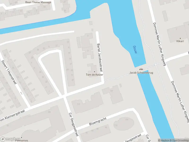 Ambulance met grote spoed naar de Bartel Jacobszstraat in Zaandam