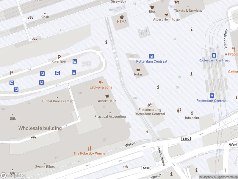 Ambulance met grote spoed naar de Stationsplein in Rotterdam