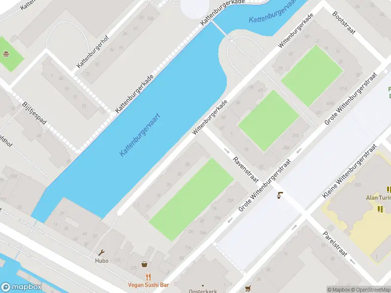 Ambulance met gepaste spoed naar de Wittenburgerkade in Amsterdam