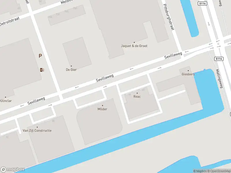 Ambulance met grote spoed naar de Sevillaweg in Rotterdam