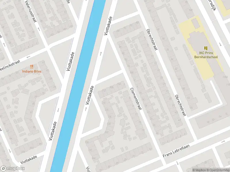 Ambulance met grote spoed naar de Viottakade in Dordrecht