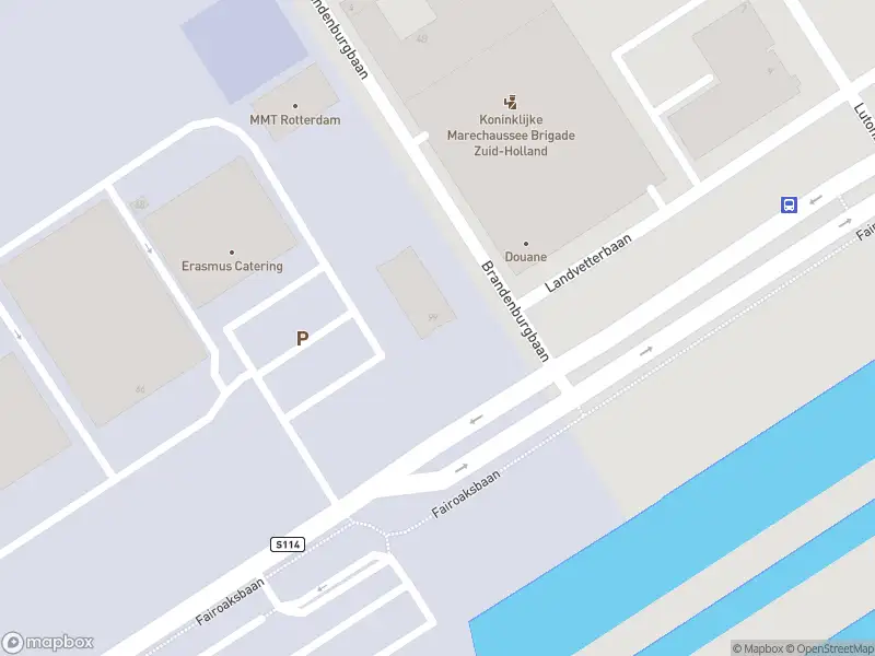 Ambulance met grote spoed naar de Fairoaksbaan in Rotterdam