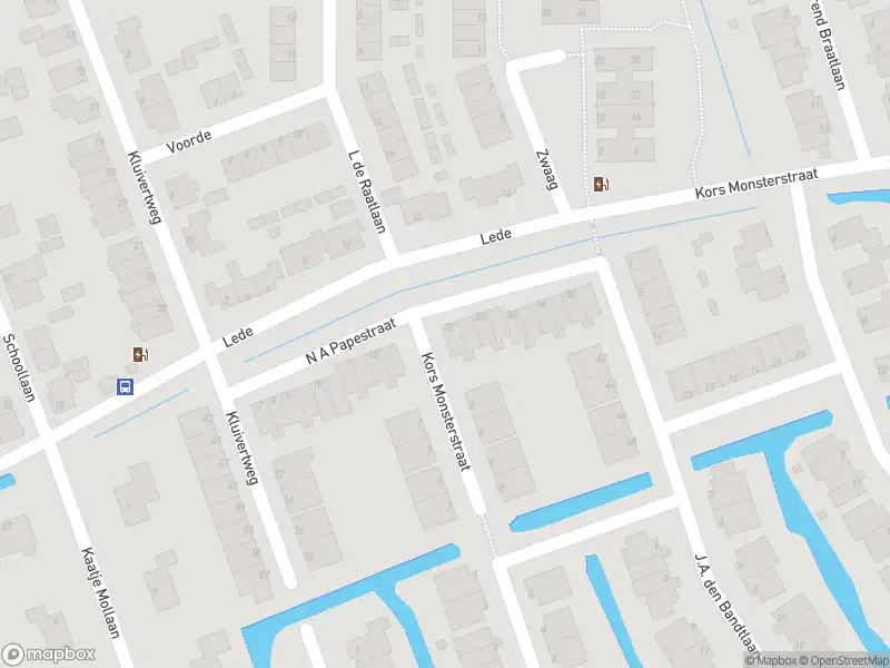 Ambulance met gepaste spoed naar de N.A. Papestraat in Hekelingen