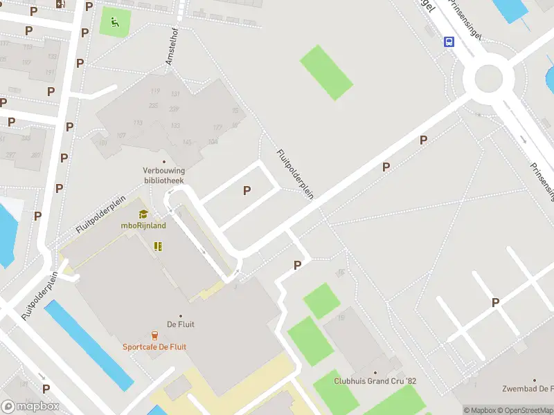 Ambulance met grote spoed naar de Fluitpolderplein in Leidschendam