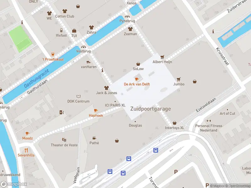 Ambulance met gepaste spoed naar de Bastiaansplein in Delft