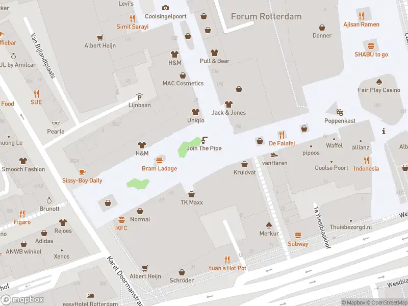 Ambulance met gepaste spoed naar de Binnenwegplein in Rotterdam