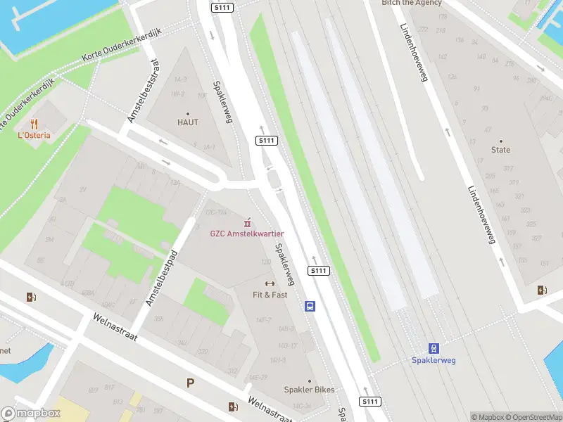 Ambulance met grote spoed naar de Spaklerweg in Amsterdam