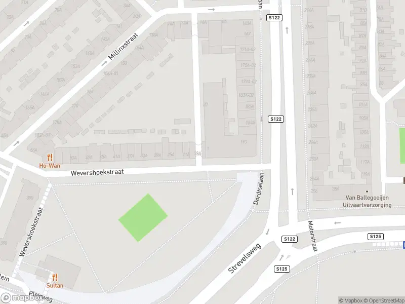 Ambulance met grote spoed naar de Wevershoekstraat in Rotterdam