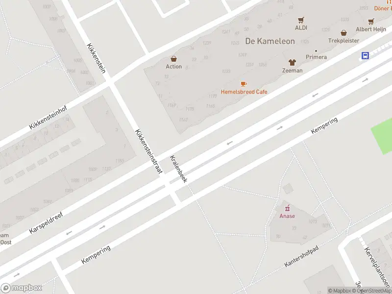 Ambulance met gepaste spoed naar de Karspeldreef in Amsterdam