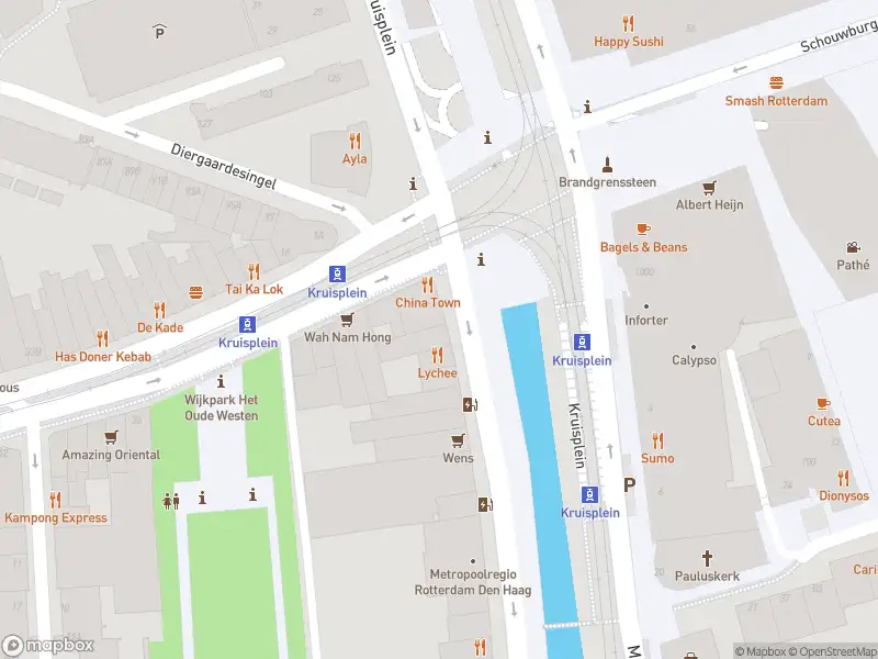 Ambulance met gepaste spoed naar de Westersingel in Rotterdam