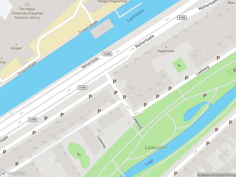 Ambulance met gepaste spoed naar de 1e Laakdwarsweg in 's-Gravenhage