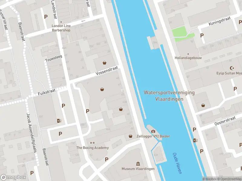 Ambulance met grote spoed naar de Westhavenkade in Vlaardingen