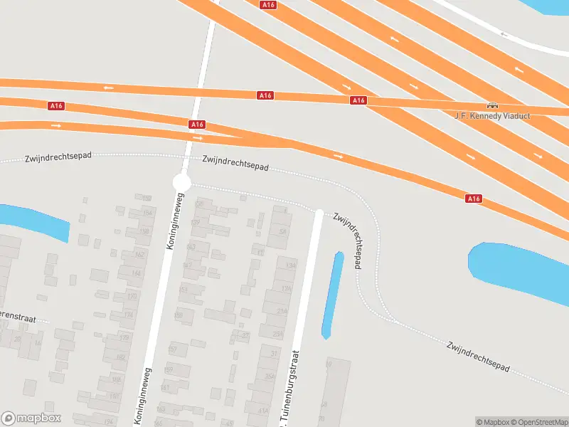 Ambulance met grote spoed naar de C.D.Tuinenburgstraat in Rotterdam