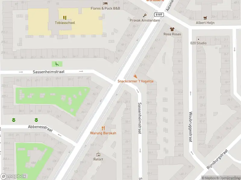 Ambulance met grote spoed naar de Aalsmeerweg in Amsterdam