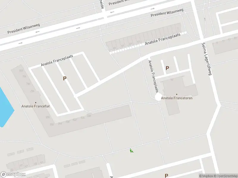 Ambulance met grote spoed naar de Anatole Franceplaats in Rotterdam