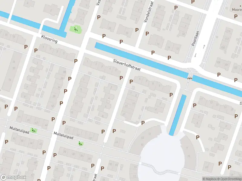 Ambulance met gepaste spoed naar de Gorterstraat in Oud-Beijerland