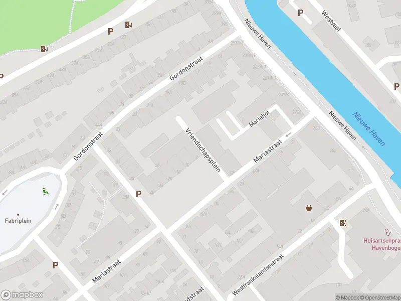 Brandweer met grote spoed naar de Vriendschapsplein in Schiedam vanwege reanimatie