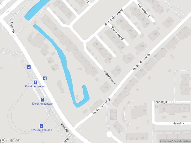 Ambulance met grote spoed naar de Rijkenswaard in Rotterdam