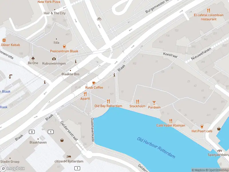 Ambulance met gepaste spoed naar de Slepersvest in Rotterdam