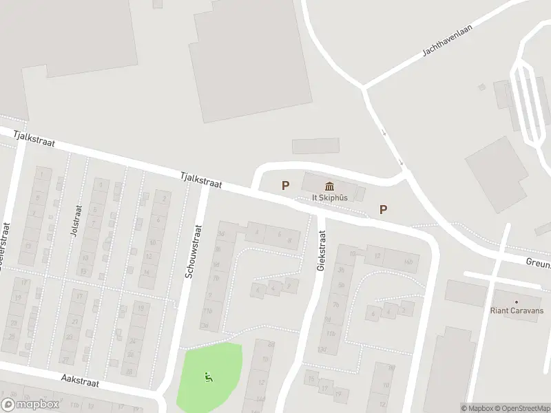 Brandweer met grote spoed naar de Tjalkstraat in Leeuwarden vanwege voertuigbrand