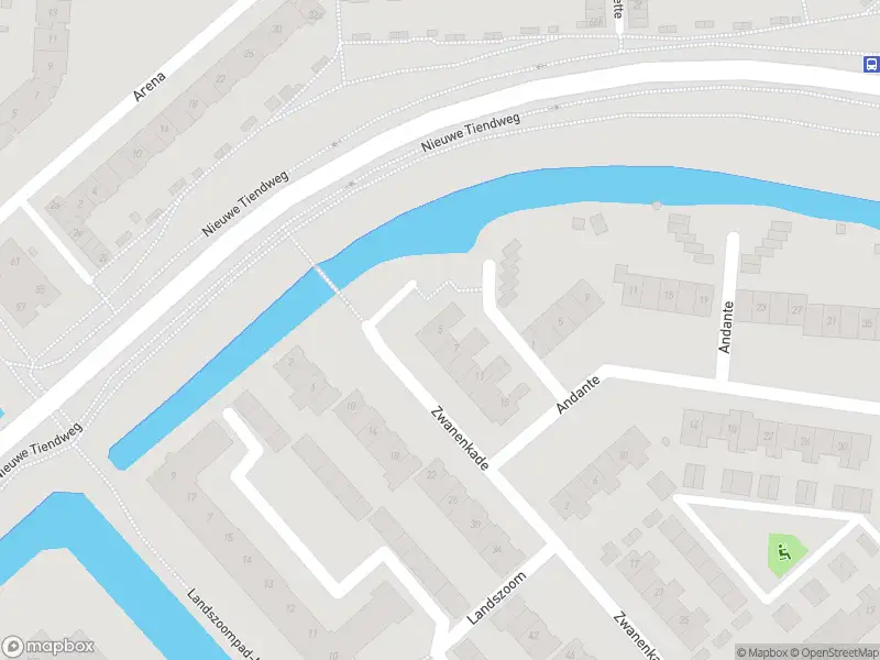 Ambulance met gepaste spoed naar de Zwanenkade in Krimpen aan den IJssel