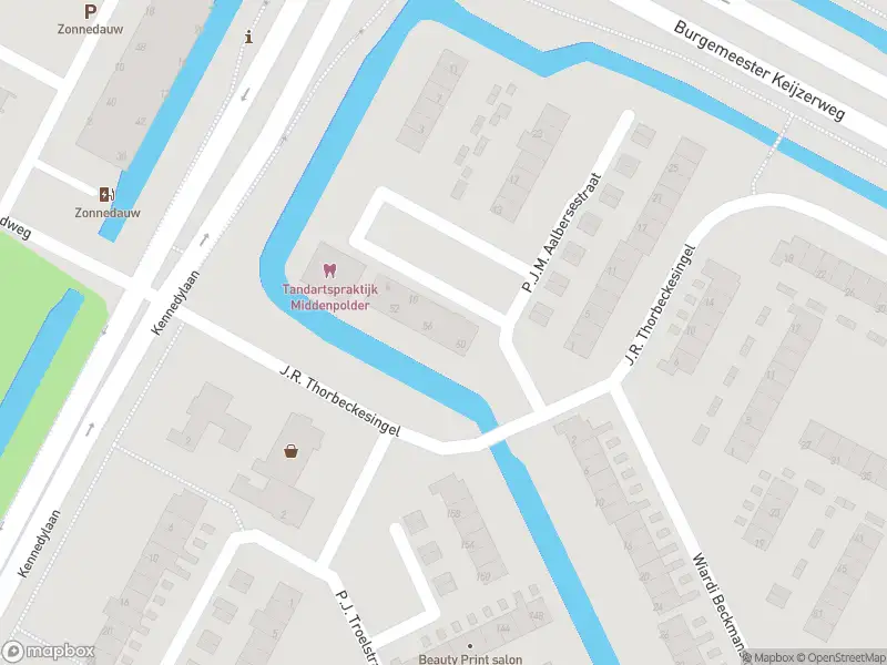 Ambulance met gepaste spoed naar de P.J.M. Aalbersestraat in Papendrecht