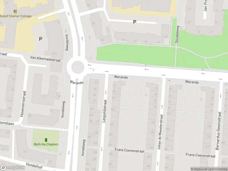 Ambulance met grote spoed naar de Leopoldstraat in Rotterdam