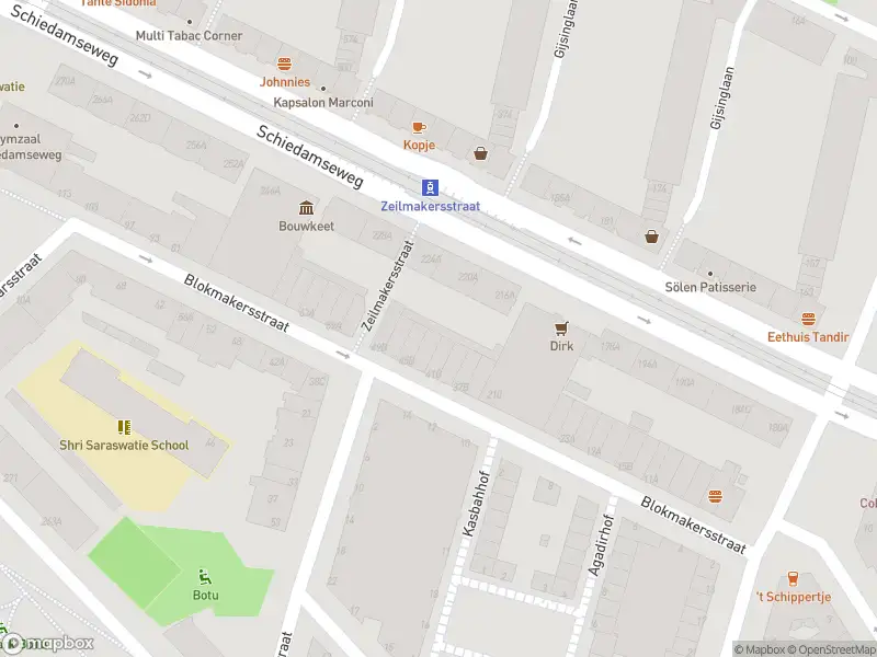 Ambulance met gepaste spoed naar de Blokmakersstraat in Rotterdam