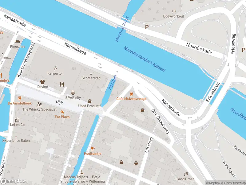 Ambulance met gepaste spoed naar de Herenstraat in Alkmaar