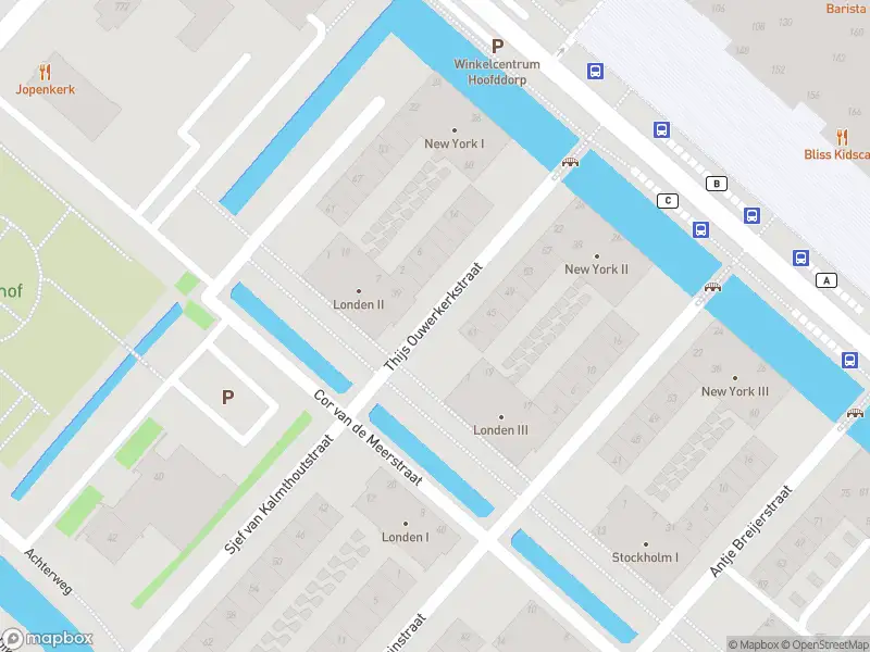 Ambulance met grote spoed naar de Thijs Ouwerkerkstraat in Hoofddorp