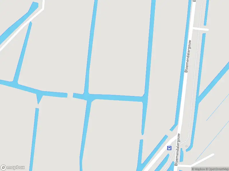 Ambulance met grote spoed naar de Dorpsstraat Holysloot in Amsterdam