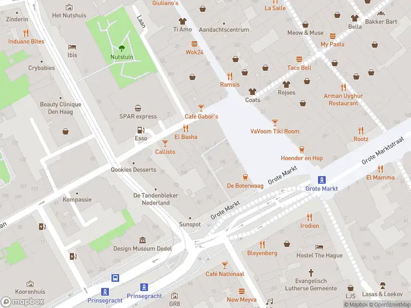 Ambulance met grote spoed naar de Boterstraat in 's-Gravenhage