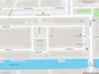 Ambulance met gepaste spoed naar de Veemarkt in Amsterdam