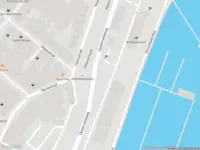 Brandweer met grote spoed naar de Singel in Delfzijl vanwege afgaan automatisch brandalarm