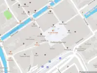 Ambulance met gepaste spoed naar de Bastiaansplein in Delft