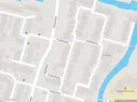 Ambulance met grote spoed naar de Prattenburg in Dordrecht